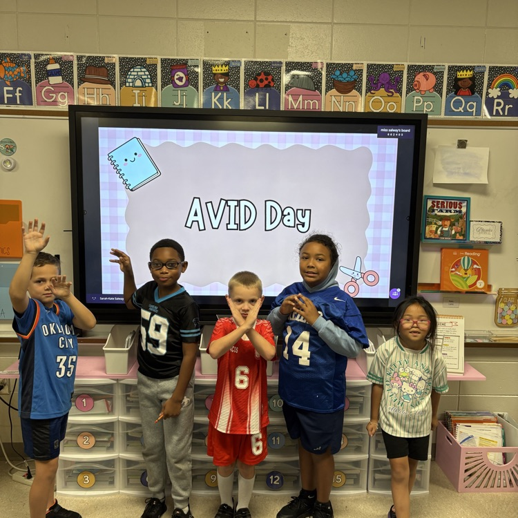 pictured or avid day