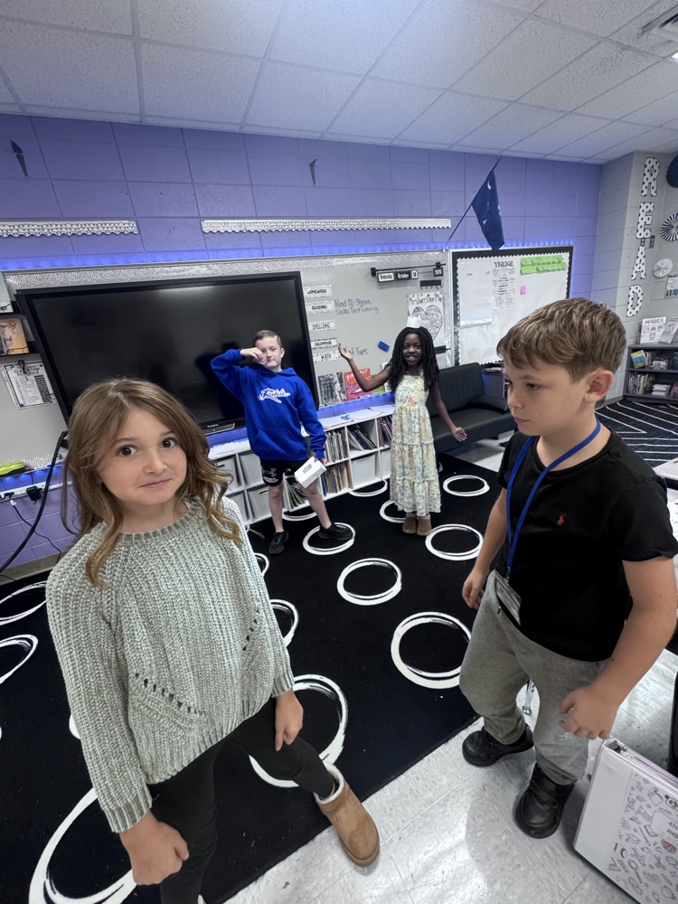 students presenting in class