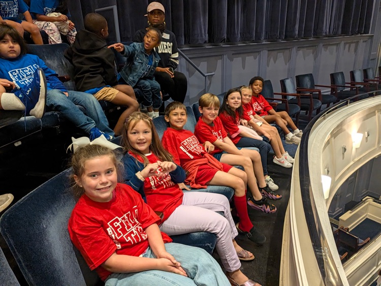 kids seeing a play