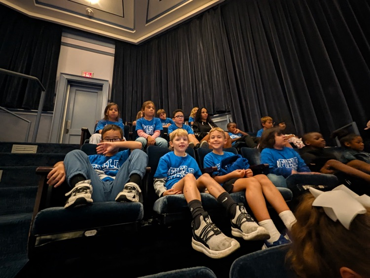 kids seeing a play