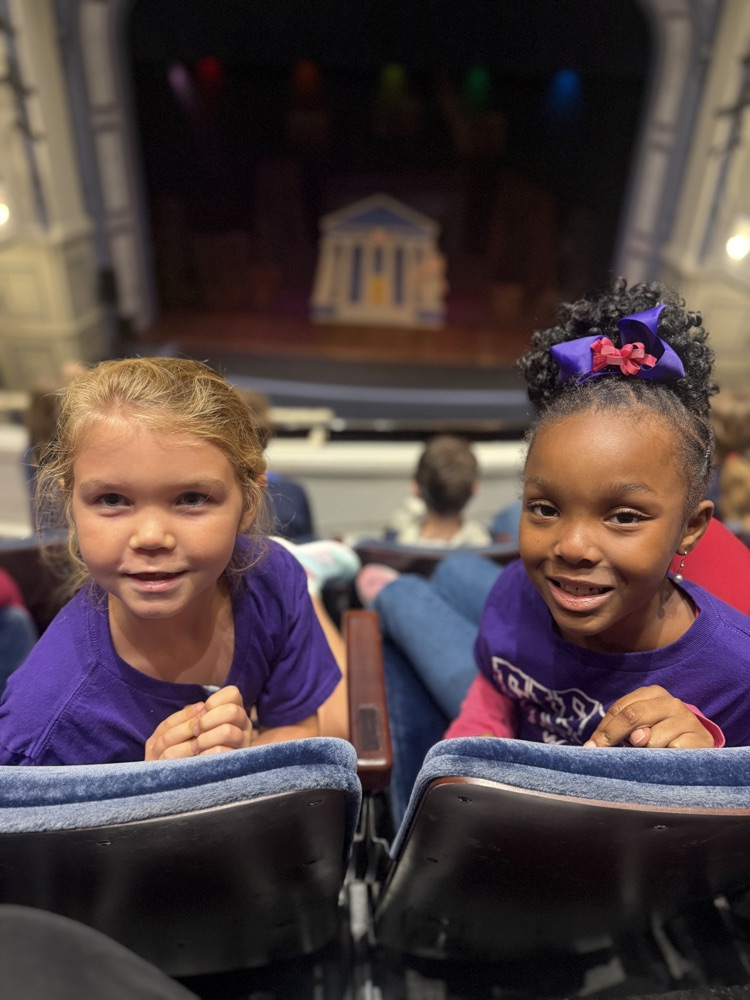 kids seeing a play