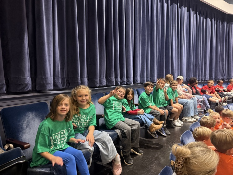 kids seeing a play
