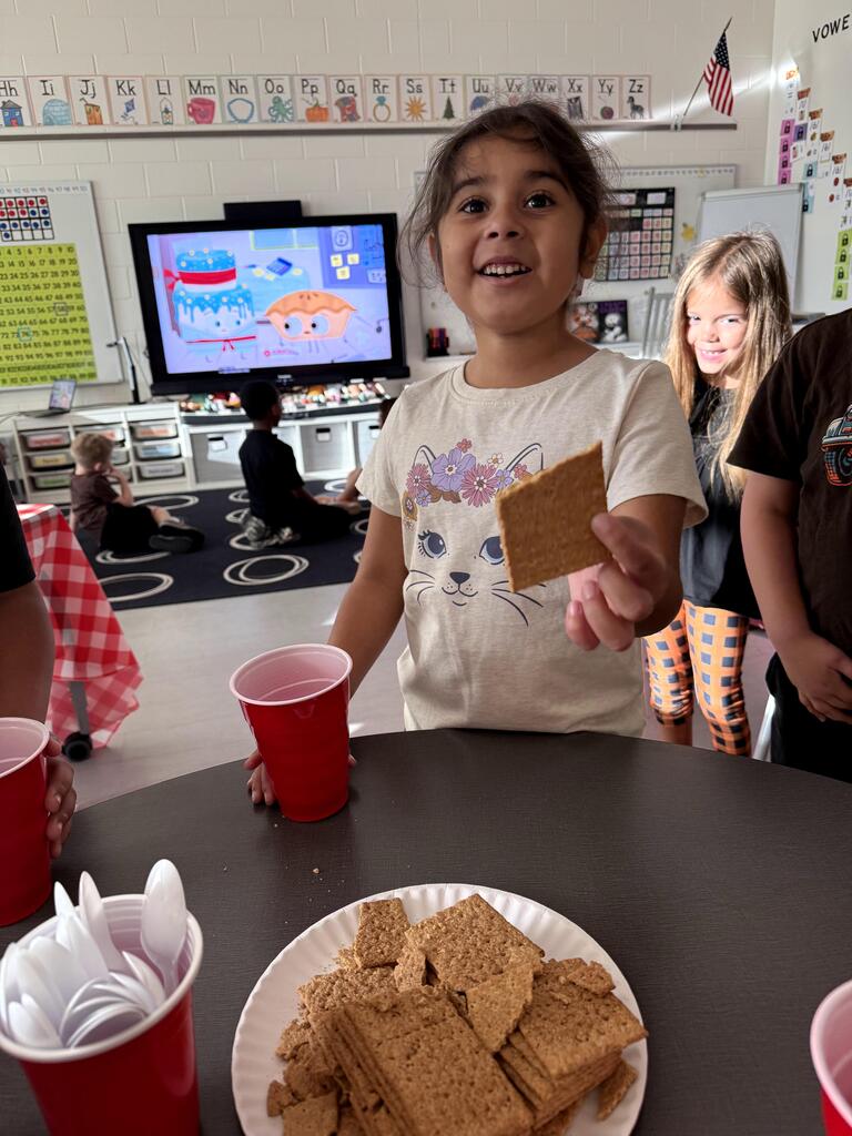 apple week in Fallow's first grade
