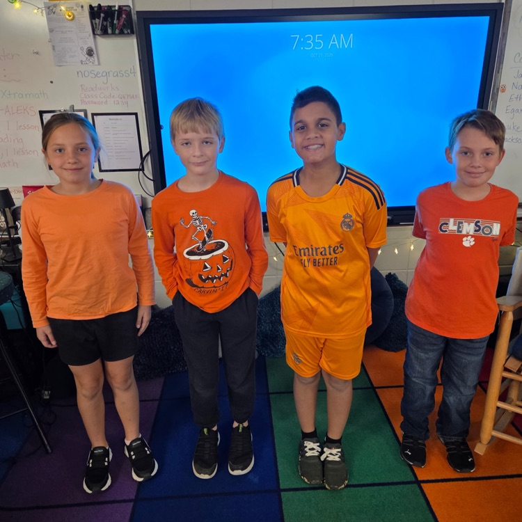 photo of students wearing orange for Unity Day
