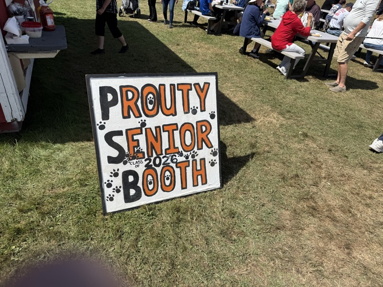 DPHS Senior Booth @The 2025 Spencer Fair 