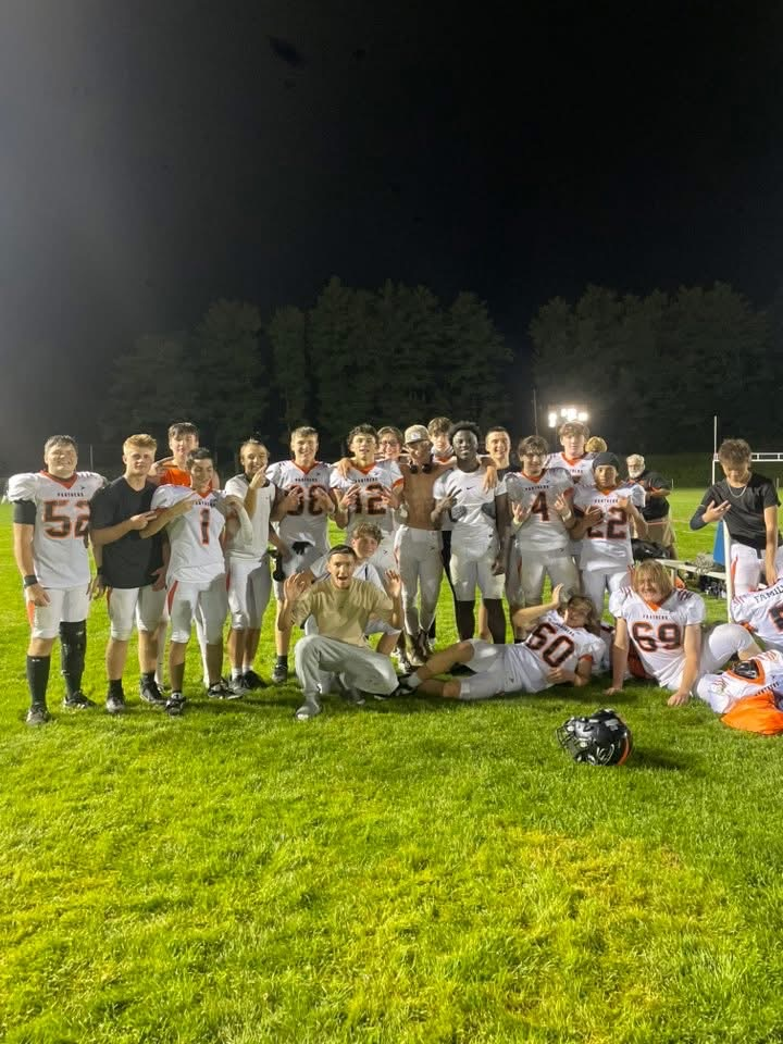BOYS VARSITY FOOTBALL TAKES HOME THE WIN OVER PALMER HIGH 19-28‼️‼️‼️  Leaving the team 2-0 👏👏