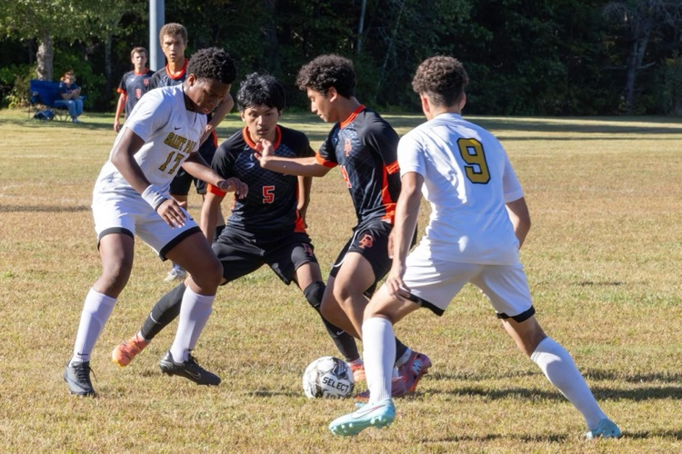 Boys Varsity Soccer takes home the win 5-0 over Bartlett‼️👏⚽️   Alejandro Orozco (4) Sean Marsden (1) 🚨‼️
