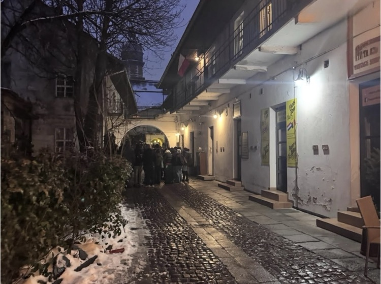 dphs.mrs.forfa Day 6: big travel day to Krakow. Lots of sleeping and snacks on this ride. We arrived to Krakow around 5pm and took a tour with Greg around the center of town. Tomorrow will be an emotional day with Auschwitz's and Salt Mine.