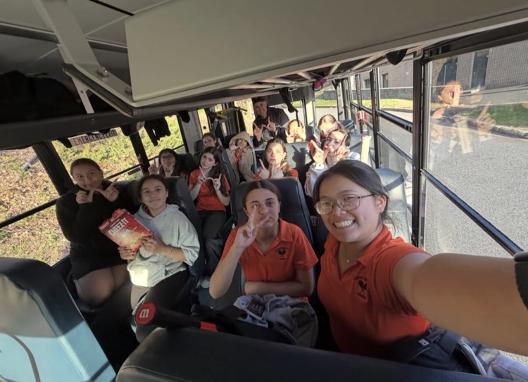 Yesterday, the Prouty Girls Varsity Tennis team won their fifth match in a row defeating Oxford, 3-2, displaying some outstanding tennis! #LetsGoProuty #GoLadyPanthers 🎾