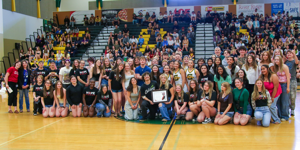 Shadle Park High School Hope squad receives an award