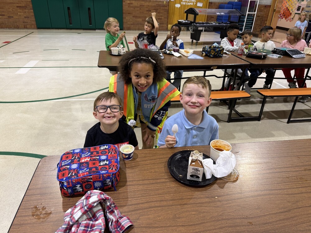 Students eating lunch