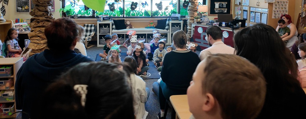 Preschoolers Perform For Parents
