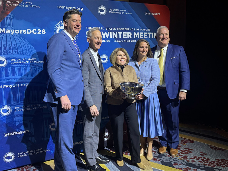 City of Spokane Mayor Lisa Brown accepts “Healthy and Sustainable Communities” grant from the U.S. Conference of Mayors and American Beverage Association. 