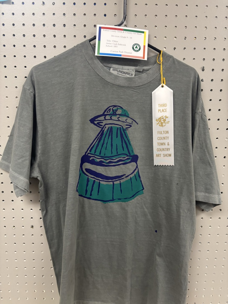 More amazing artwork from the Town & Country Art Show—check out these student creations! 👏