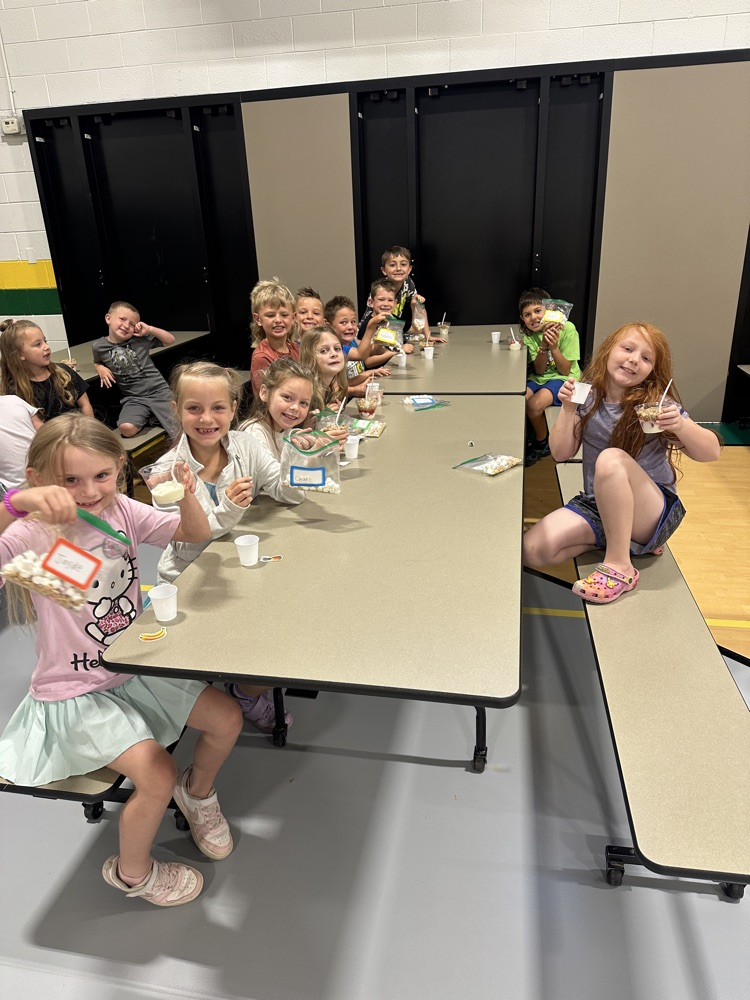 kids eating and making healthy snacks 