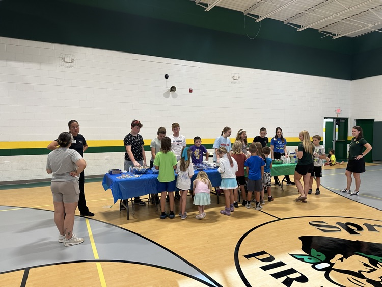 kids eating and making healthy snacks 