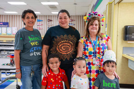 thornwood elementary teachers posing with students