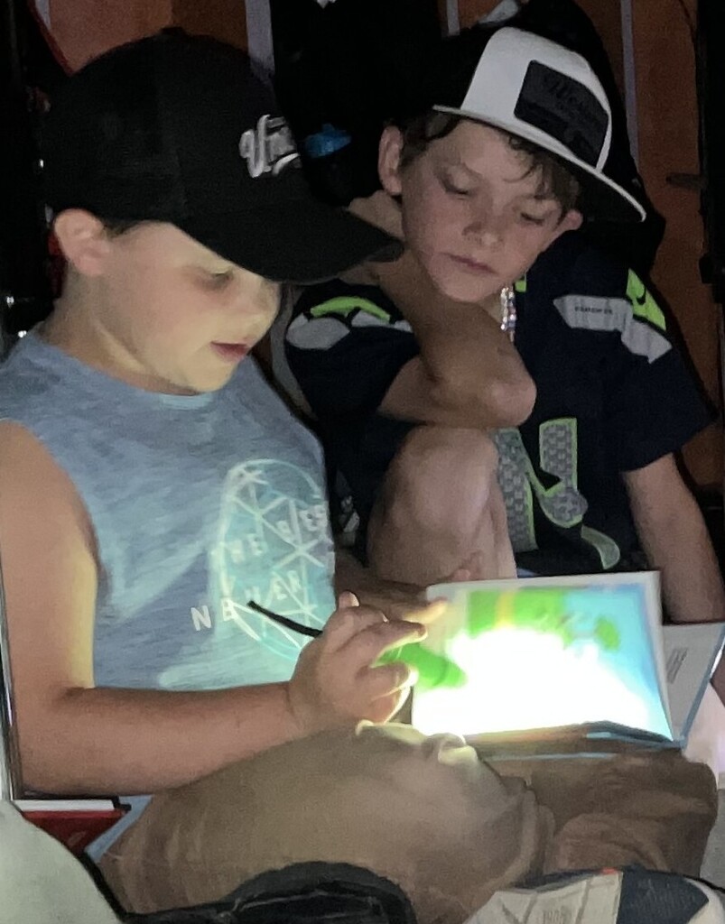 1st and 3rd Buddy flashlight reading
