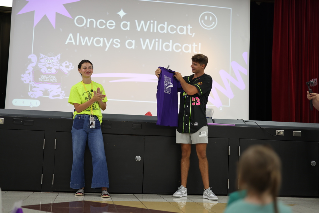 From Walker Wildcat to Banana Ball Party Animal! @blakebenson23, a former student, returned to his old elementary school to share an inspiring message about following your dreams. Catch him on the mound for the Party Animals this Friday and Saturday! #SpringdaleFamily #partyanimals #bananaball