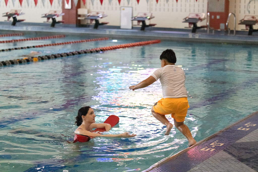 Big thanks to the Jones Center for partnering with Jones Elementary! 🙌 Their 3rd graders received swim assessments, and those who need a little extra help will get FREE swim lessons. 🏊💙 Parson Hills 3rd graders will join later this semester—can’t wait! #SpringdaleFamily