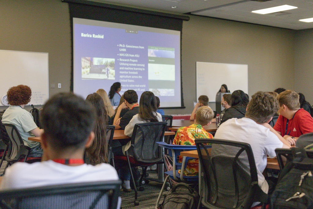 It was a fantastic day of learning for our AP Human Geography students at the Don Tyson School of Innovation! Recently, students from the Geosciences department at the University of Arkansas visited to teach them about Geographic Information Systems (GIS). Our students learned how this powerful technology works and how it's used to collect and analyze geographic data. A huge thank you to the U of A students for sharing their knowledge with the next generation of innovators! #SpringdaleFamily