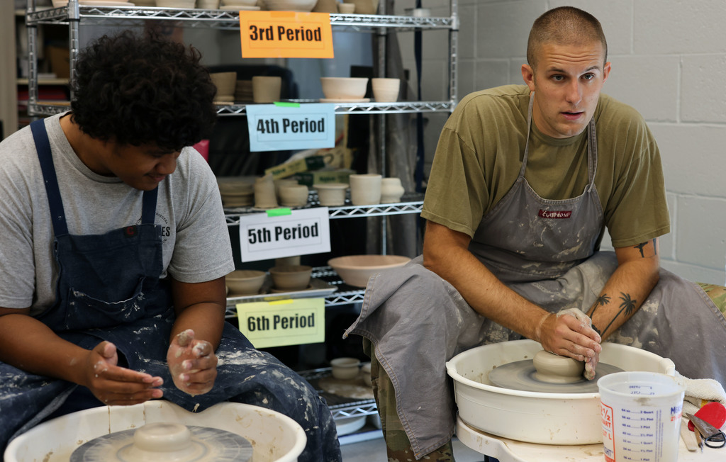 Amanda Craddick's Art Class had a special day! 🎨 SSG Snavely and SGT Chavez from the Army National Guard visited to share information about the National Guard. Afterward, everyone got creative, throwing pottery on the wheels together. It was a day of learning and hands-on fun! 