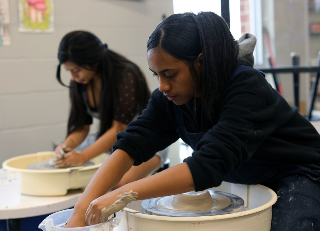 Amanda Craddick's Art Class had a special day! 🎨 SSG Snavely and SGT Chavez from the Army National Guard visited to share information about the National Guard. Afterward, everyone got creative, throwing pottery on the wheels together. It was a day of learning and hands-on fun! 