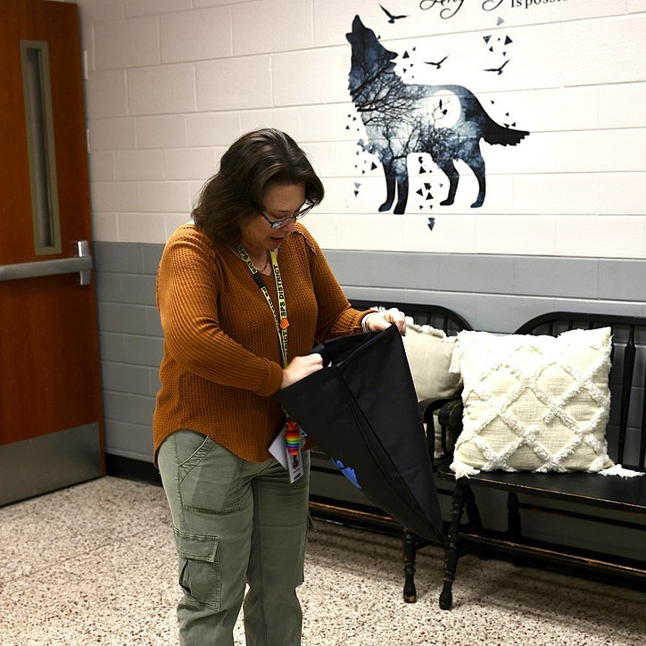 Veronica Santillo, a Westwood Elementary counselor, is the winner of this month's #SpringdaleSpotlight contest! 🎉 Her heartfelt post celebrating student leadership and teamwork at the "Howling with Pride Assembly" captured the #SpringdaleFamily spirit.  Read more about her winning entry here: https://secure.smore.com/n/3rxje