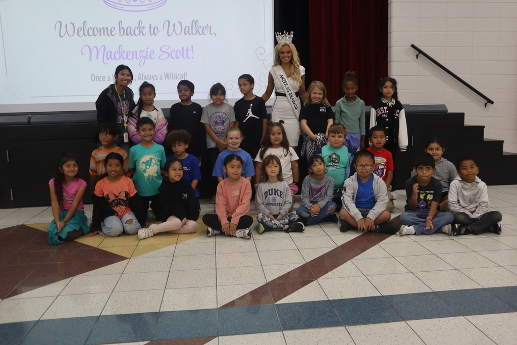 Miss Ideal USA Winner, Mackenzie Scott, speaking with kids