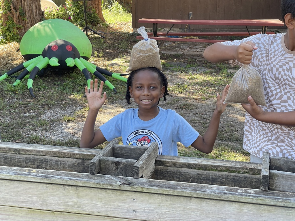 Walker Elementary students at the Old Spanish Treasure Cave