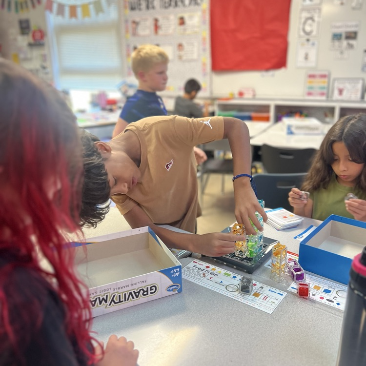 ROAR students playing working memory games