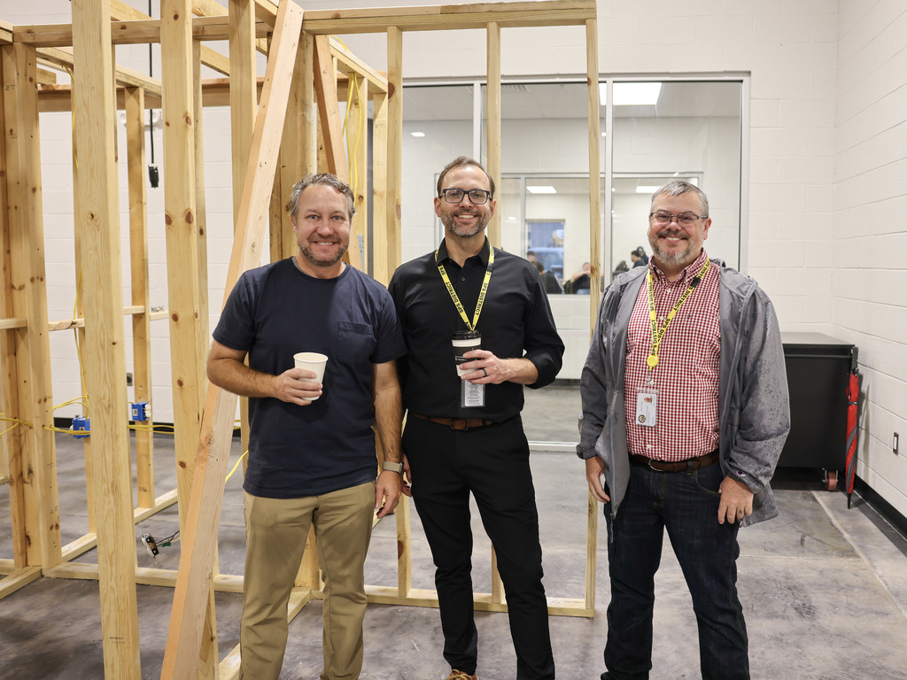 🚀 Advanced Learning Takes Center Stage! The opening of the new Springdale Public Schools Industrial Arts Annex is a major win for our students! This morning's ribbon cutting celebrated the transformation of the former Lock Supply building into a state-of-the-art, 17,528 sq. ft. educational facility.  🔨We are successfully implementing a hub-and-spoke model that centralizes high-tech, specialized training in mechanical, electrical, and plumbing for 200 students daily.  This means: ✔Students from across the district train together. ✔Integrated concurrent college credit. ✔Opportunities for youth apprenticeships. This $3.5 million investment showcases our commitment to advanced scientific education and ensuring every student has a pathway to success.  #SpringdaleFamily #SpringdaleExcellence #IndustrialArtsAnnex #SpringdaleEducation #CareerPathways #springdalearkansas 