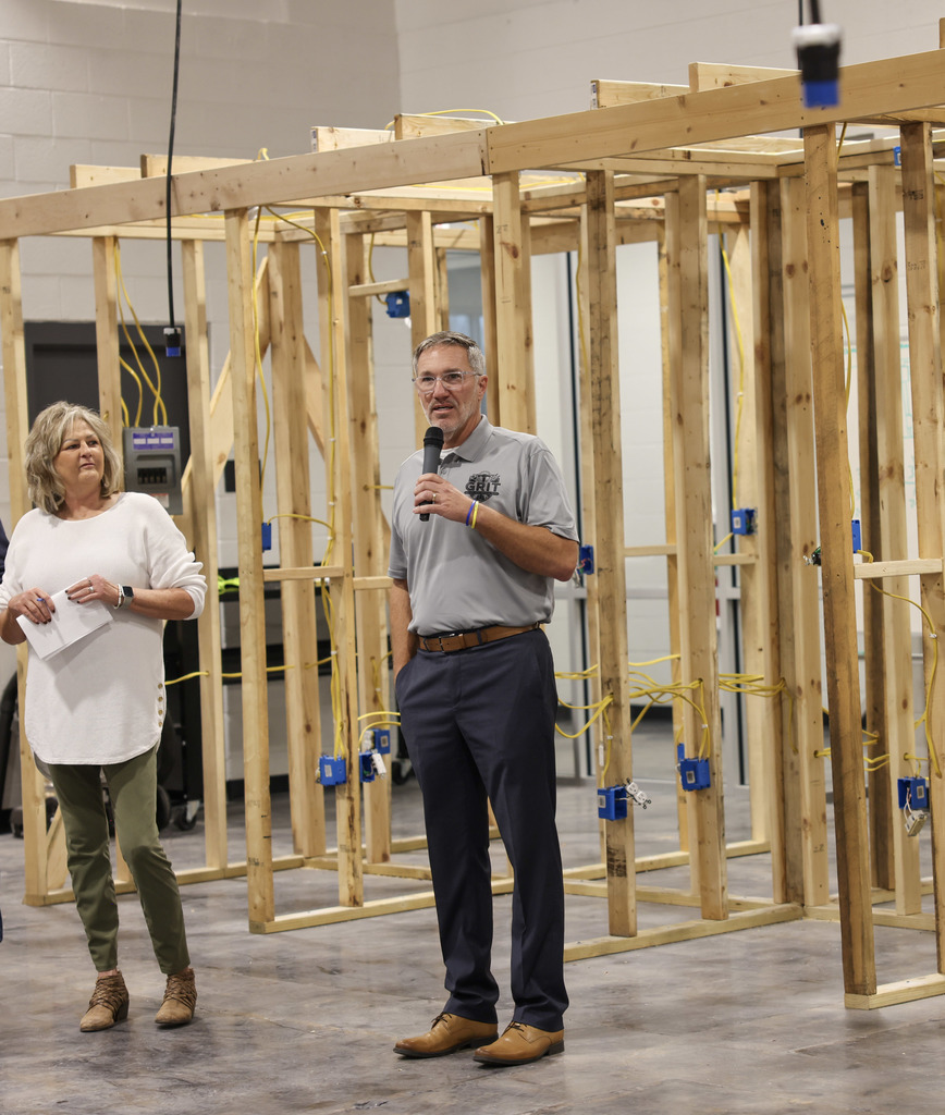 🚀 Advanced Learning Takes Center Stage! The opening of the new Springdale Public Schools Industrial Arts Annex is a major win for our students! This morning's ribbon cutting celebrated the transformation of the former Lock Supply building into a state-of-the-art, 17,528 sq. ft. educational facility.  🔨We are successfully implementing a hub-and-spoke model that centralizes high-tech, specialized training in mechanical, electrical, and plumbing for 200 students daily.  This means: ✔Students from across the district train together. ✔Integrated concurrent college credit. ✔Opportunities for youth apprenticeships. This $3.5 million investment showcases our commitment to advanced scientific education and ensuring every student has a pathway to success.  #SpringdaleFamily #SpringdaleExcellence #IndustrialArtsAnnex #SpringdaleEducation #CareerPathways #springdalearkansas 