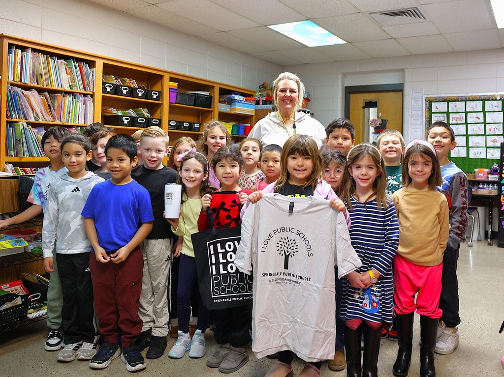 Huge congratulations to our January Springdale Spotlight winner: first-grade teacher Katie Struebing! 🏆  When a snow day turned into a routine bus clearing, Katie saw a chance to turn "chores" into "cheers." She led the charge in filming a high-energy welcome-back video that brought some serious heat to the January cold! 🚌❄️  Click here for the video: https://www.facebook.com/share/v/1JGkq6V2yc/ Shout-out to the entire Walker team and our amazing bus drivers for proving it really does take a village to make school this much fun.  Way to go, Katie! We are so proud to have your creativity and spirit in our community. 🍎🌟  Read More Here: https://app.smore.com/n/dramn