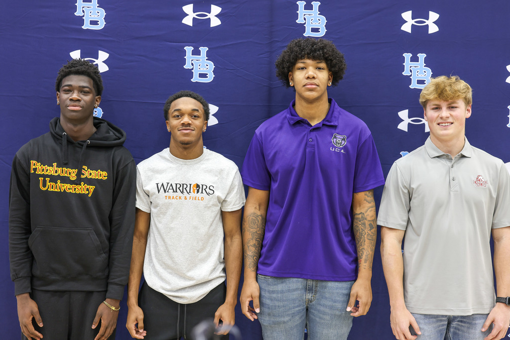 10 incredible student-athletes from Don Tyson School of Innovation, Har-Ber High School, and Springdale High School officially signed to play college sports today! 🏆✨ From early morning practices to those big game-day wins, these legends have put in the work. Now, it’s time to watch them take over at the next level! We aren't just fans—we’re proud. 💪 🔗 Learn More Here: https://app.smore.com/n/u5e7s Drop a "CONGRATS!" in the comments to cheer on our newest college athletes! 👇🎉 #SpringdaleFamily #northwestarkansas #Arkansas #springdalearkansas #collegefootball #footballseason #MVP
