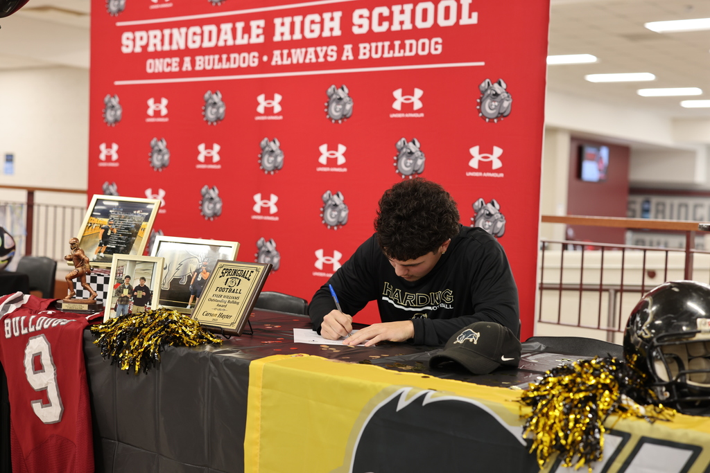 10 incredible student-athletes from Don Tyson School of Innovation, Har-Ber High School, and Springdale High School officially signed to play college sports today! 🏆✨ From early morning practices to those big game-day wins, these legends have put in the work. Now, it’s time to watch them take over at the next level! We aren't just fans—we’re proud. 💪 🔗 Learn More Here: https://app.smore.com/n/u5e7s Drop a "CONGRATS!" in the comments to cheer on our newest college athletes! 👇🎉 #SpringdaleFamily #northwestarkansas #Arkansas #springdalearkansas #collegefootball #footballseason #MVP