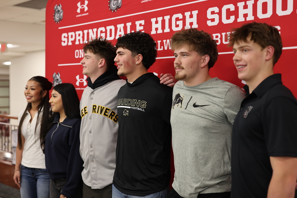 10 incredible student-athletes from Don Tyson School of Innovation, Har-Ber High School, and Springdale High School officially signed to play college sports today! 🏆✨ From early morning practices to those big game-day wins, these legends have put in the work. Now, it’s time to watch them take over at the next level! We aren't just fans—we’re proud. 💪 🔗 Learn More Here: https://app.smore.com/n/u5e7s Drop a "CONGRATS!" in the comments to cheer on our newest college athletes! 👇🎉 #SpringdaleFamily #northwestarkansas #Arkansas #springdalearkansas #collegefootball #footballseason #MVP