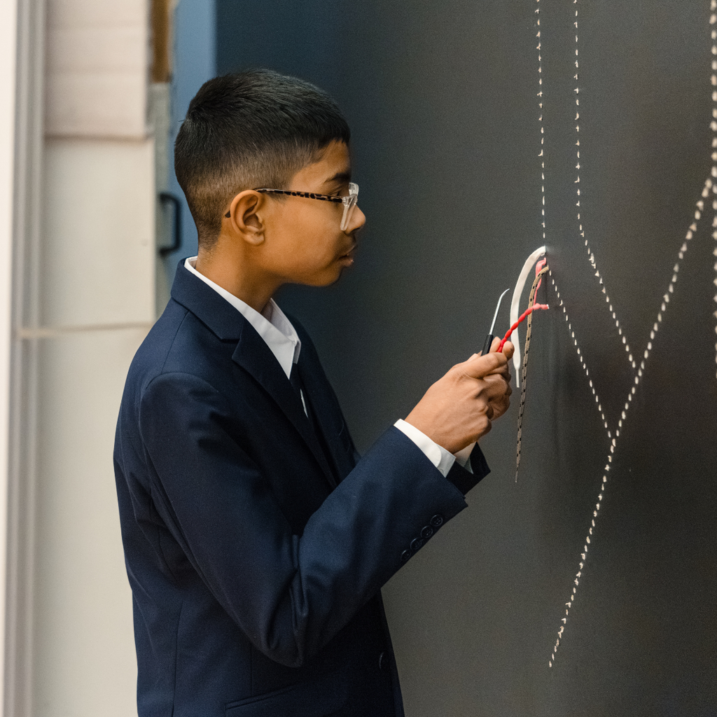Celebrating #PresidentsDay by reflecting on a monumental moment for our district. 🇺🇸 Honoring the leaders of the past while empowering the leaders of tomorrow, we reflect on a historic moment where Har-Ber High School Adreana Perez joined former President Barack Obama for a Youth Town Hall at Crystal Bridges Museum of American Art. Alongside students from across the state—including our own Springdale middle schools—Alejandro Trejo-Silva from Sonora Middle School also had the incredible opportunity to meet the President. From Superintendent Dr. Jared Cleveland’s conversation with the President to our students witnessing the "We the People" installation, this day served as a powerful reminder of the impact of civic engagement and the spirit of service. #SpringdaleFamily #PresidentsDay #CrystalBridges #StudentLeaders #SpringdaleSchools #SonoraMiddleSchool