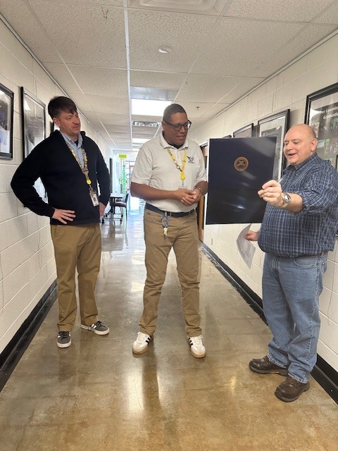 Big honors for Archer Learning Center! 🏆🇺🇸 Dr. Coby Davis recently received the Patriotic Employer Award from the Office of the Secretary of Defense! 🎖️  We’re proud to have a leader who goes above and beyond to support our staff members serving in the National Guard and Reserve. Thank you for your leadership and for making our schools a supportive home for those who serve! 👏✨  #SpringdaleFamily #PatrioticEmployer #Springdale #Arkansas 