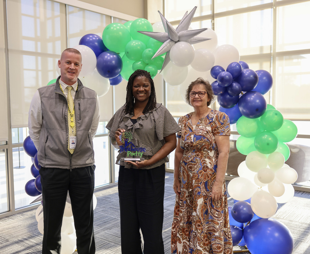 What an incredible night at the Treehouse Pantry Award Banquet! 🌟 It was an honor to celebrate the hard work and dedication of those making a real difference in our community and school district.  A special shoutout to the students who hosted the evening! Thank you to all our guests and partners for your unwavering support of the Treehouse Pantry. 🌳❤️  #SpringdaleFamily #CommunityImpact #TreehousePantry #SpringdaleSchools