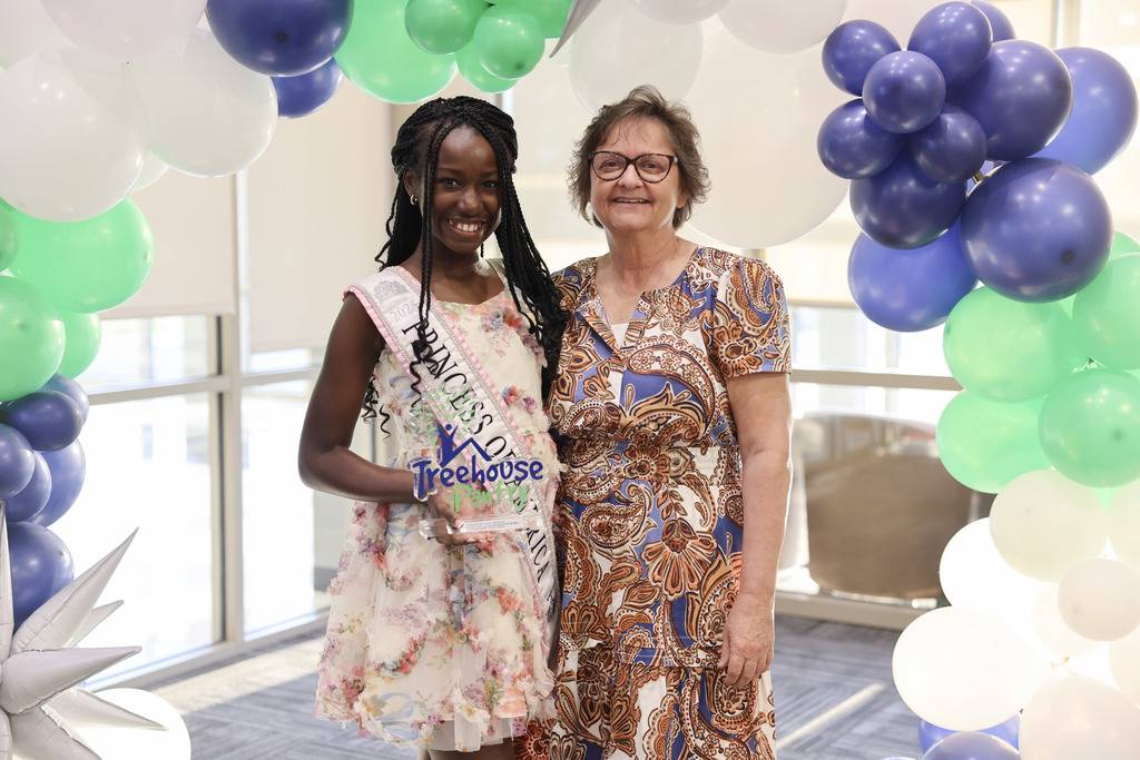 What an incredible night at the Treehouse Pantry Award Banquet! 🌟 It was an honor to celebrate the hard work and dedication of those making a real difference in our community and school district.  A special shoutout to the students who hosted the evening! Thank you to all our guests and partners for your unwavering support of the Treehouse Pantry. 🌳❤️  #SpringdaleFamily #CommunityImpact #TreehousePantry #SpringdaleSchools