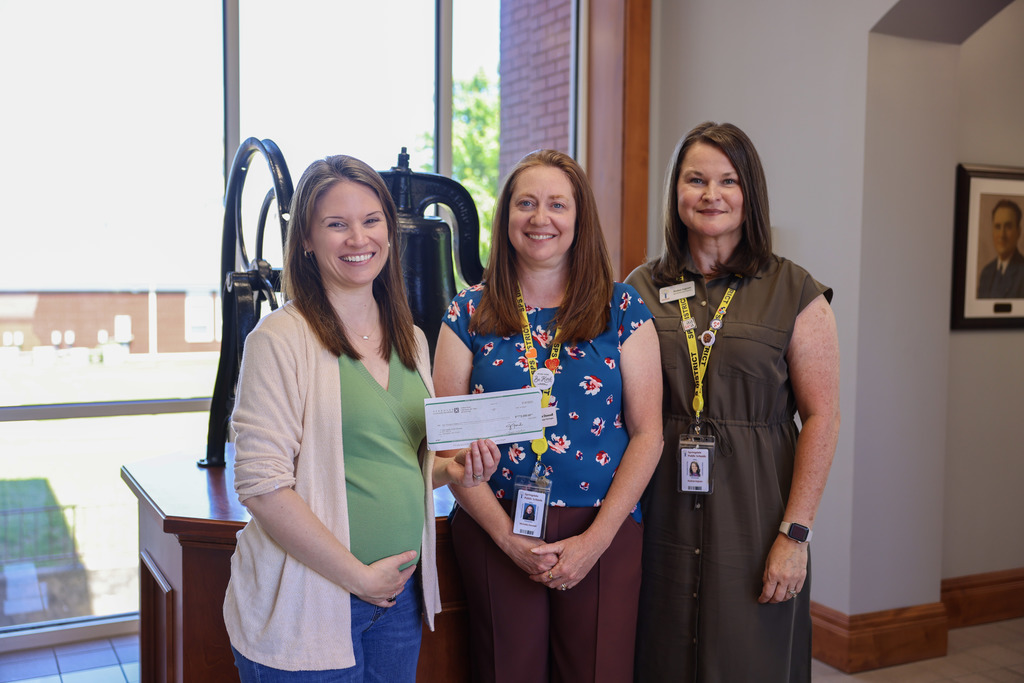 Every student deserves a voice. 🗣️✨ We are incredibly grateful to the Community Foundation for their generous $4,000 grant to our Special Education department! These funds are being used to purchase specialized iPads that serve as "voices" for our nonverbal and minimally verbal learners. By using these AAC (Augmentative and Alternative Communication) devices, our students can now share their ideas, express their needs, and connect with their peers like never before. Thank you for helping us live out our motto:  🍎💻 #SpringdaleFamily #AAC #InclusionMatters #GiveThemAVoice