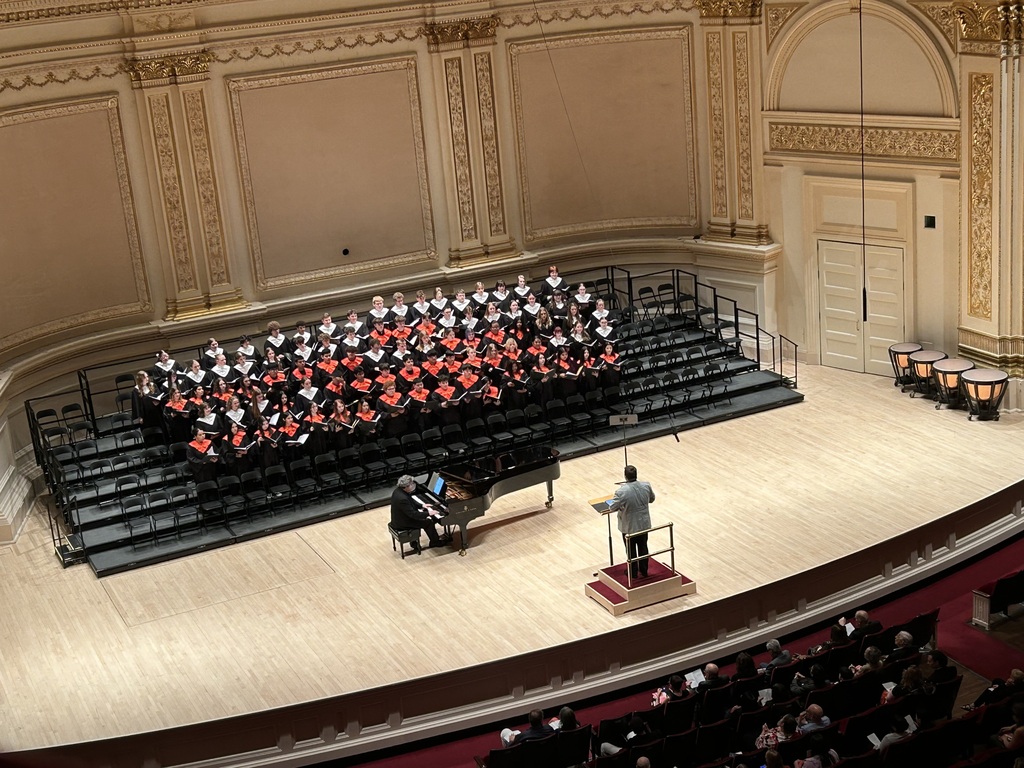 ✨ From Springdale to Carnegie Hall! 🎶🗽  On May 30, our incredible Lakeside Junior High School Choir students took the stage at Carnegie Hall in New York City—one of the world’s most prestigious concert venues! 🏛️✨  Under the direction of Benjamin C. Winn, our students joined musicians from across the country for an unforgettable performance before a nearly full house. Huge congratulations to the several Lakeside students who earned the exceptional honor of being selected for featured solo and small ensemble performances! 🌟🎤  Thank you to our amazing families, staff, administrators, and community partners whose generosity made this once-in-a-lifetime opportunity possible. We are incredibly proud of these students and Mr. Winn for representing Lakeside, Springdale Public Schools, and the State of Arkansas with such distinction! 🦅❤️  #SpringdaleFamily #LakesideJuniorHigh #CarnegieHall #MusicEducation #SpringdaleAR #LakesideGoldenEagles #StudentSuccess #ExperienceSpringdale #NWAMusic #ArkansasArts
