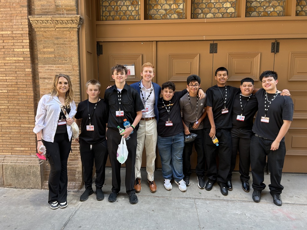 ✨ From Springdale to Carnegie Hall! 🎶🗽  On May 30, our incredible Lakeside Junior High School Choir students took the stage at Carnegie Hall in New York City—one of the world’s most prestigious concert venues! 🏛️✨  Under the direction of Benjamin C. Winn, our students joined musicians from across the country for an unforgettable performance before a nearly full house. Huge congratulations to the several Lakeside students who earned the exceptional honor of being selected for featured solo and small ensemble performances! 🌟🎤  Thank you to our amazing families, staff, administrators, and community partners whose generosity made this once-in-a-lifetime opportunity possible. We are incredibly proud of these students and Mr. Winn for representing Lakeside, Springdale Public Schools, and the State of Arkansas with such distinction! 🦅❤️  #SpringdaleFamily #LakesideJuniorHigh #CarnegieHall #MusicEducation #SpringdaleAR #LakesideGoldenEagles #StudentSuccess #ExperienceSpringdale #NWAMusic #ArkansasArts