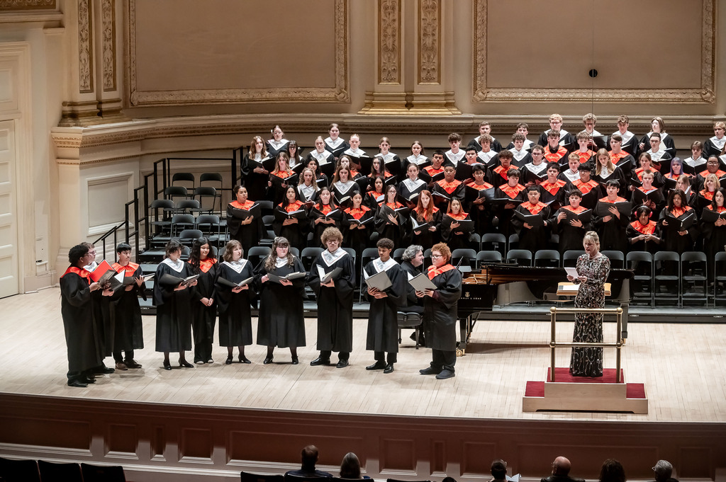 ✨ From Springdale to Carnegie Hall! 🎶🗽  On May 30, our incredible Lakeside Junior High School Choir students took the stage at Carnegie Hall in New York City—one of the world’s most prestigious concert venues! 🏛️✨  Under the direction of Benjamin C. Winn, our students joined musicians from across the country for an unforgettable performance before a nearly full house. Huge congratulations to the several Lakeside students who earned the exceptional honor of being selected for featured solo and small ensemble performances! 🌟🎤  Thank you to our amazing families, staff, administrators, and community partners whose generosity made this once-in-a-lifetime opportunity possible. We are incredibly proud of these students and Mr. Winn for representing Lakeside, Springdale Public Schools, and the State of Arkansas with such distinction! 🦅❤️  #SpringdaleFamily #LakesideJuniorHigh #CarnegieHall #MusicEducation #SpringdaleAR #LakesideGoldenEagles #StudentSuccess #ExperienceSpringdale #NWAMusic #ArkansasArts