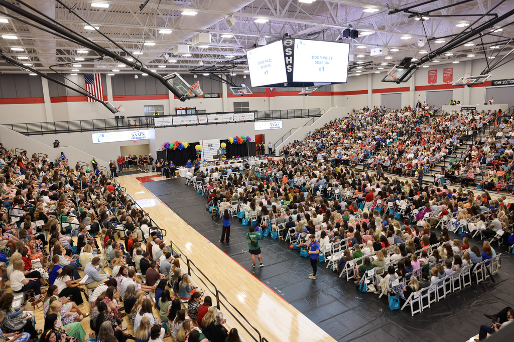 Springdale Chamber of Commerce 60th Annual Teacher Appreciation Event! 🎉🍎  What an incredible day celebrating 2,000+ of our district’s educators! With 90 vendors in attendance and a record number of nominations, our amazing community showered our teachers with over $127,000 in giveaways! 🎁✨  A massive thank you to Sam's Furniture for their 13th year as presenting sponsor and for surprising two of our own with $10,000 classroom makeovers! 🛋️👏  Huge congratulations to our big winners: 🏆 Michael Stewart – Westwood Elementary 🏆 Lauren Lane – George Junior High  We are so proud of our teachers and so grateful for the community that stands behind our #SpringdaleFamily! ❤️🚀  Read More Here: https://app.smore.com/n/fbaxh  #SpringdaleSchools #TeacherAppreciation #CommunityFirst