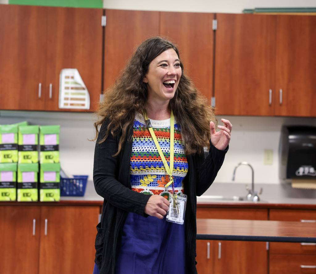 #SpringdaleFamily, we are so excited to kick off the school year by celebrating our first 2026–2027 Springdale Spotlight winner, Sarah Busch! 🍎🎵  As @monitormallards music teacher, Sarah is bringing hands-on creativity to the classroom and giving students an unforgettable start to the year. From exploring xylophones to building teamwork, her room is a place where every student thrives.  Check out the video here: https://www.facebook.com/share/v/1bZgJdi65y/  Learn more about Sarah's story here: https://app.smore.com/n/e6kzg  Way to go, Sarah! We are so proud to have your leadership and spirit in our #SpringdaleFamily. 🌟  A big thank you to all of our community sponsors, including @tommys_express, for supporting our teachers and students! 🚗✨  #SpringdaleFamily #SpringdaleSchools #MonitorElementary #SpringdaleAR #NWA #NorthwestArkansas #NWAEducation #MusicEducation
