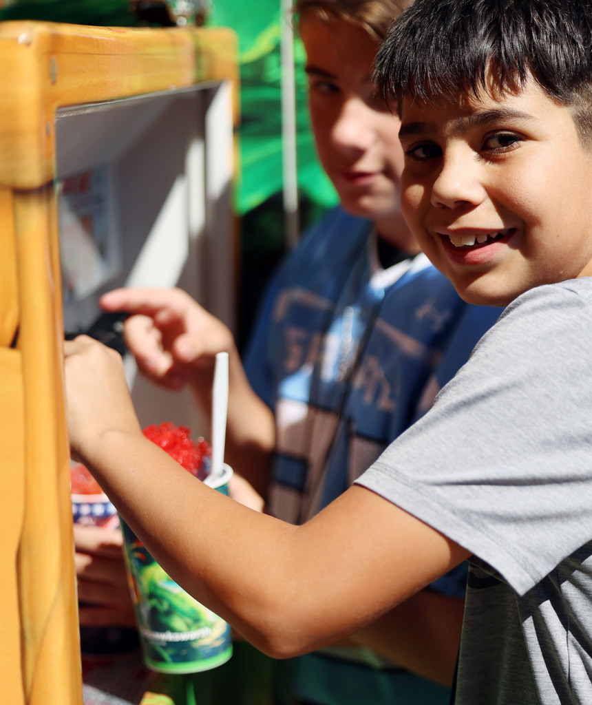 Hats off to our amazing readers! 🤠🧢 We had a fantastic time at Walker Elementary’s annual Read and Snack on the Track event! This year’s theme honored the incredible Dolly Parton, and our students showed up in style wearing all kinds of fun hats and boots while celebrating the joy of reading. A huge thank you to our students, staff and volunteers who made this favorite tradition such a success. Keep reading big and dreaming bigger!