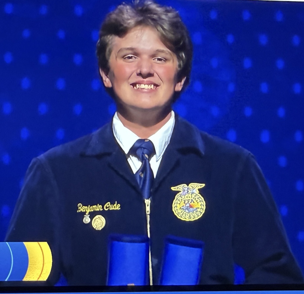 Springdale is taking on the nation—and winning BIG! 🏆💥  Har-Ber High School FFA members took on Indianapolis at the National FFA Convention, competing against 72,000+ students nationwide, and proved Springdale can win at the highest level! We could not be prouder of these incredible leaders! 🌽🇺🇸  Look at these national champions: 🥇 Ben Cude – National Forest Management Champion ($1,000) 🥇 Adalyn Hanning – #1 High Individual Poultry Judge in the U.S. ($1,000) 🥉 Grayce Richardson – #3 High Individual Poultry Judge in the U.S. ($800)  Out of 43 teams and 172 top competitors nationwide, our Poultry Team (Adalyn Hanning, Grayce Richardson, Ruby Douangmala, & Leo Jimenez) took home 2nd Place in the Nation! 🥈👏   #SpringdaleFamily #SpringdaleSchools #HarBerFFA #HarBerHigh #SpringdaleAR #NWArkansas #NationalFFAConvention #FFA #NWAExcellence