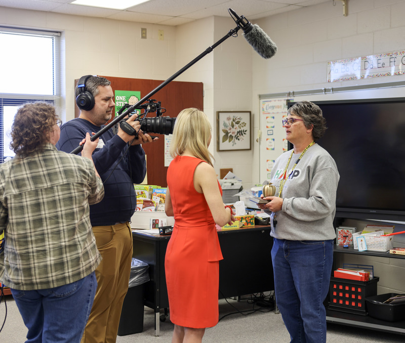 icki Matthews, Harp Elementary 3rd GradeTeacher, KNWA's Golden Apple Winner for February.